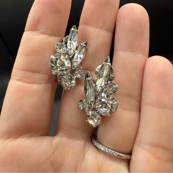 Sparkling Ice Crystal Cluster Earrings Signed Keyes - Clip On - Picture 1 of 17